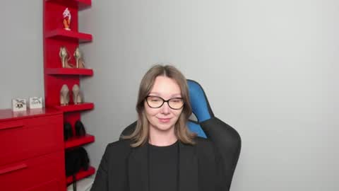 Zoe online show from 06-19-26, 06:40
