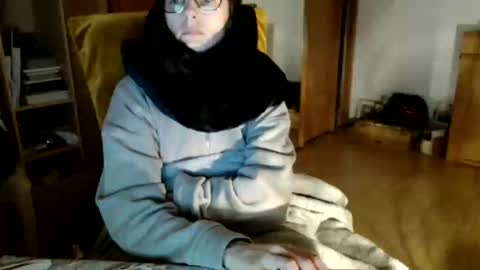 Raluca online show from 12-20-25, 07:32