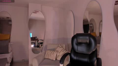 Snapshot of beccabaxter chatting on 09-20-25, 07:37 Am Becca online show from 09-20-25, 07:37