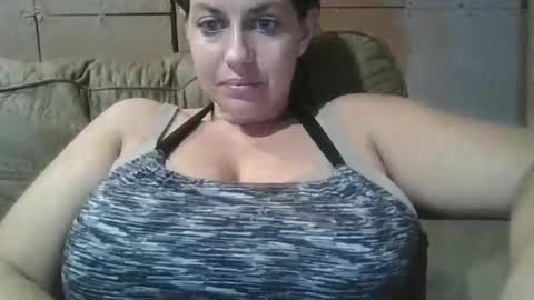 beccabee37 online show from 10-21-25, 11:16