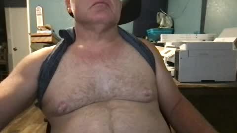 Snapshot of beckster040 chatting on 06-24-26, 05:28 beckster online show from 06-24-26, 05:28