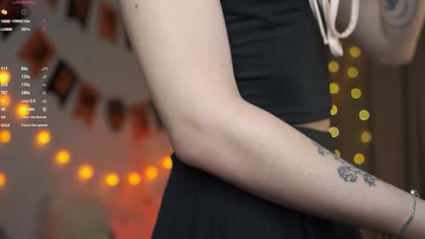 Melissa online show from 11-10-25, 02:05