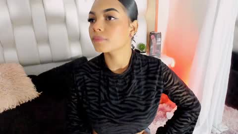 Snapshot of beckyrusso2 chatting on 01-06-25, 12:13 B E C K Y online show from 01-06-25, 12:13