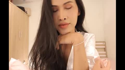 Snapshot of bee_thai chatting on 12-20-24, 05:40 bee_thai online show from 12-20-24, 05:40