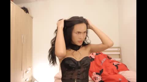 Snapshot of bee_thai chatting on 02-12-25, 06:51 bee_thai online show from 02-12-25, 06:51