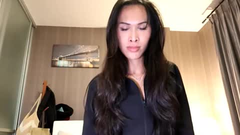 Snapshot of bee_thai chatting on 06-03-26, 10:15 bee_thai online show from 06-03-26, 10:15