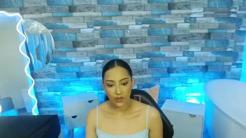 Snapshot of beella_tay1 chatting on 09-11-25, 02:28 BELLA online show from 09-11-25, 02:28