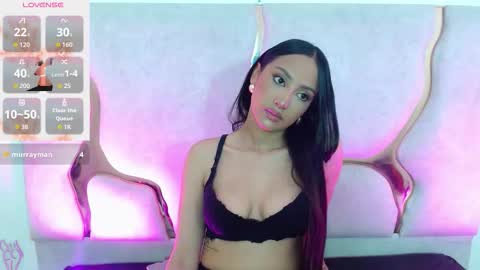 Snapshot of beella_tay1 chatting on 09-19-25, 02:29 BELLA online show from 09-19-25, 02:29