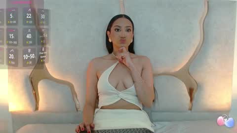 Snapshot of beella_tay1 chatting on 09-22-25, 02:41 BELLA online show from 09-22-25, 02:41