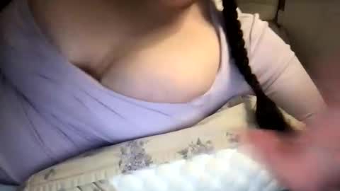 Snapshot of beerbimbo chatting on 02-12-26, 01:33 Bubbles online show from 02-12-26, 01:33