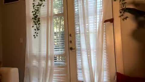 veronica  B online show from 10-22-25, 09:14