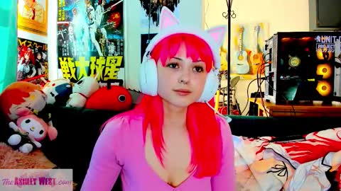 Snapshot of beg4itbaby chatting on 03-12-26, 07:42 Ashley West online show from 03-12-26, 07:42