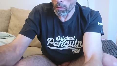 Snapshot of begbestuk chatting on 10-24-25, 02:08 begbestuk online show from 10-24-25, 02:08