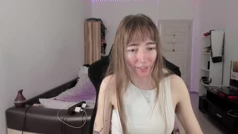 Snapshot of bekkawell chatting on 09-11-25, 12:16 Lisa online show from 09-11-25, 12:16