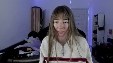 Snapshot of bekkawell chatting on 09-23-25, 05:27 Lisa online show from 09-23-25, 05:27