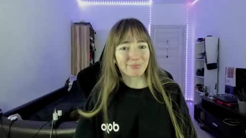 Snapshot of bekkawell chatting on 10-01-25, 04:13 Lisa online show from 10-01-25, 04:13