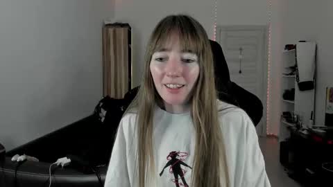 Snapshot of bekkawell chatting on 10-03-25, 11:29 Lisa online show from 10-03-25, 11:29