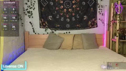 Snapshot of bekky_hammon chatting on 09-19-25, 03:08 Bekky online show from 09-19-25, 03:08