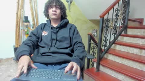 independent model online show from 12-08-24, 03:43