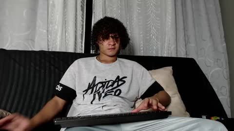 independent model online show from 02-02-25, 12:09