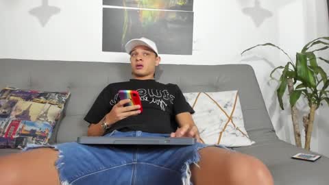 independent model online show from 03-06-25, 11:58