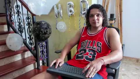 independent model online show from 11-08-25, 11:03