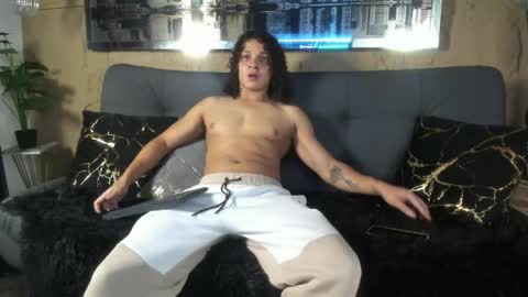 independent model online show from 05-12-26, 03:36