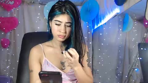 modelo independiente online show from 01-03-25, 02:32