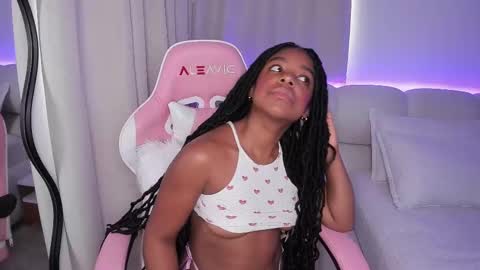 Snapshot of belkis_mills chatting on 02-13-25, 01:48 Belkis online show from 02-13-25, 01:48