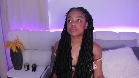 Snapshot of belkis_mills chatting on 02-18-25, 12:39 Belkis online show from 02-18-25, 12:39