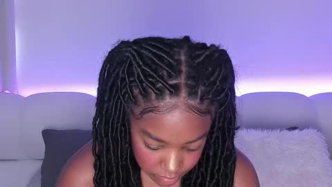 Snapshot of belkis_mills chatting on 02-20-25, 08:14 Belkis online show from 02-20-25, 08:14