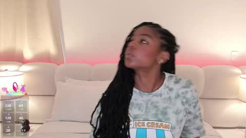 Snapshot of belkis_mills chatting on 03-03-25, 05:50 Belkis online show from 03-03-25, 05:50