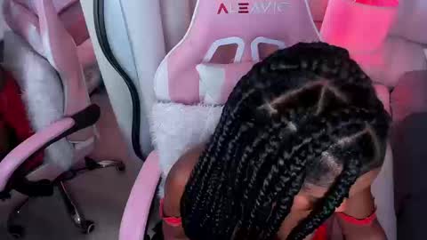 Snapshot of belkis_mills chatting on 09-10-25, 03:12 Belkis online show from 09-10-25, 03:12