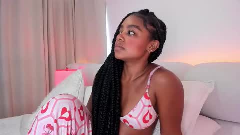 Snapshot of belkis_mills chatting on 10-02-25, 04:47 Belkis online show from 10-02-25, 04:47