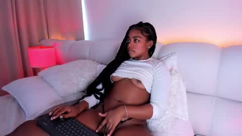 Snapshot of belkis_mills chatting on 10-03-25, 03:09 Belkis online show from 10-03-25, 03:09