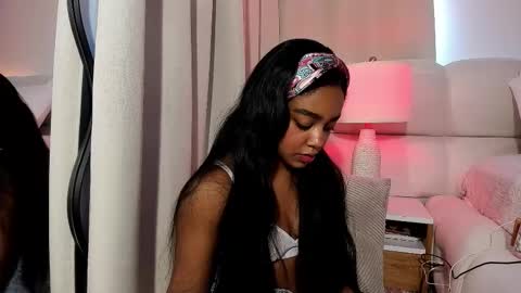 Snapshot of belkis_mills chatting on 10-17-25, 04:20 Belkis online show from 10-17-25, 04:20