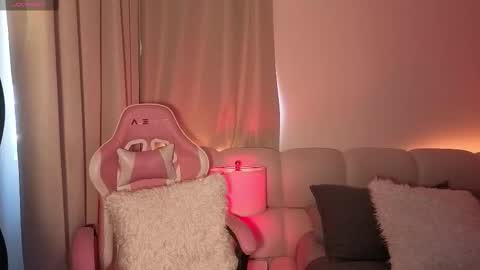 Snapshot of belkis_mills chatting on 10-27-25, 08:57 Belkis online show from 10-27-25, 08:57