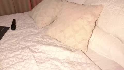 Snapshot of belkis_mills chatting on 12-16-25, 04:23 Belkis online show from 12-16-25, 04:23