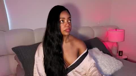 Snapshot of belkis_mills chatting on 12-22-25, 02:36 Belkis online show from 12-22-25, 02:36