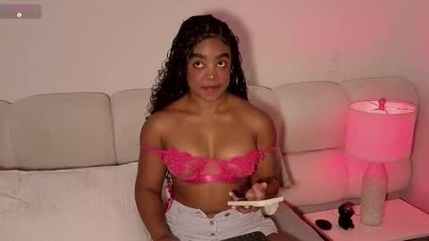 Snapshot of belkis_mills chatting on 02-25-26, 06:06 Belkis online show from 02-25-26, 06:06