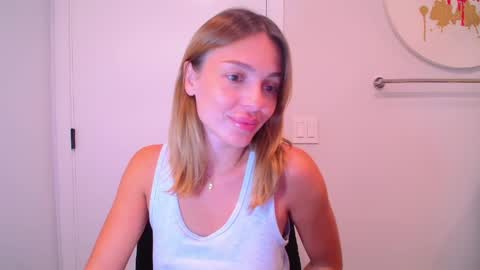 Snapshot of bell_kim chatting on 04-07-26, 03:18 Bell kim online show from 04-07-26, 03:18