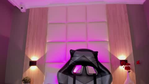 Snapshot of bella1207 chatting on 11-07-25, 07:36 Bella cam online show from 11-07-25, 07:36