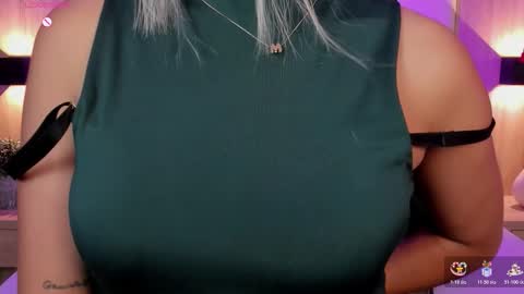 Snapshot of bella1207 chatting on 11-11-25, 07:58 Bella cam online show from 11-11-25, 07:58