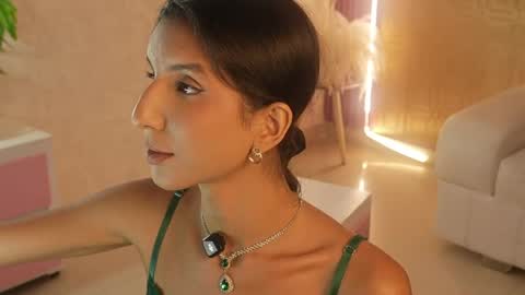 bella19   online show from 05-06-26, 08:36