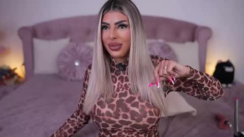 Emma  Bella online show from 04-17-26, 09:40