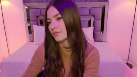 Snapshot of bella_clark2 chatting on 11-04-25, 03:49 Bella online show from 11-04-25, 03:49