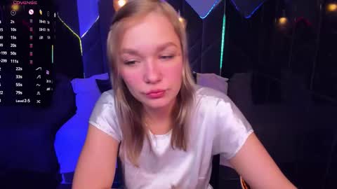 Snapshot of bella_cosmos chatting on 11-13-25, 05:50 Bella online show from 11-13-25, 05:50