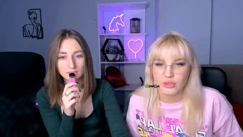 Snapshot of bella_cute12 chatting on 11-06-25, 06:58 Bella online show from 11-06-25, 06:58