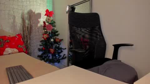 Dessi  online show from 12-20-24, 03:10