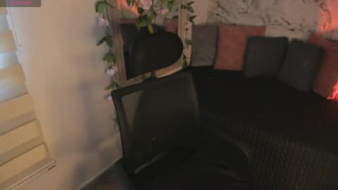 Dessi  online show from 05-15-26, 01:07